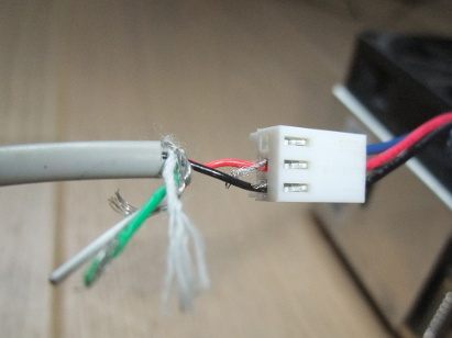 Photo du cable inséré dans le connecteur