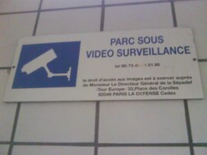 Affiche_signalant_une_vidéo_surveillance_a_courbevoie