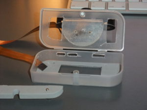 Photo d'un boitier pour Raspberry Pi fait avec une boite pour clef USB